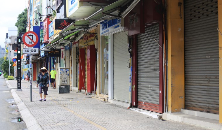 Trung tâm Sài Gòn - Ngày đầu tiên thực hiện Chỉ thị 16 ảnh 9