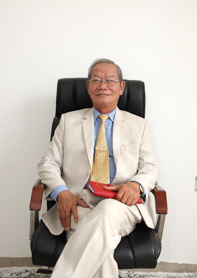 Một người đàn ông Quảng Nam chi 400 triệu đồng thuê máy bay đưa 400 đồng hương về quê ảnh 1