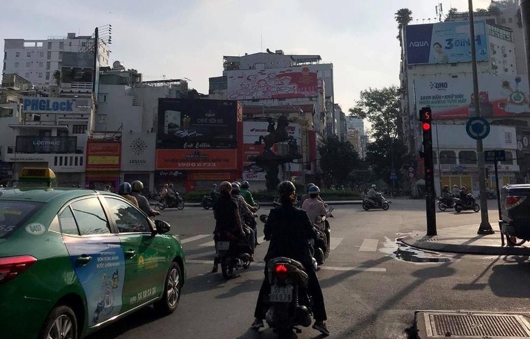 Người dân lưu thông trong thời gian giãn cách phải có “dấu hiệu nhận diện” ảnh 2