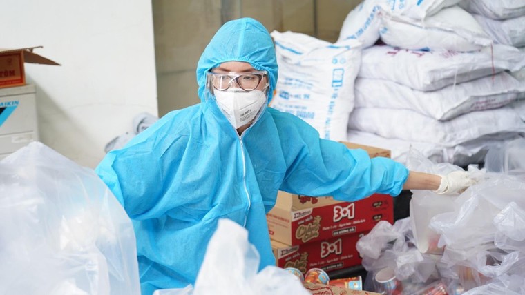 “Siêu thị 0 đồng” – Chia sẻ khó khăn, vượt qua đại dịch ảnh 3