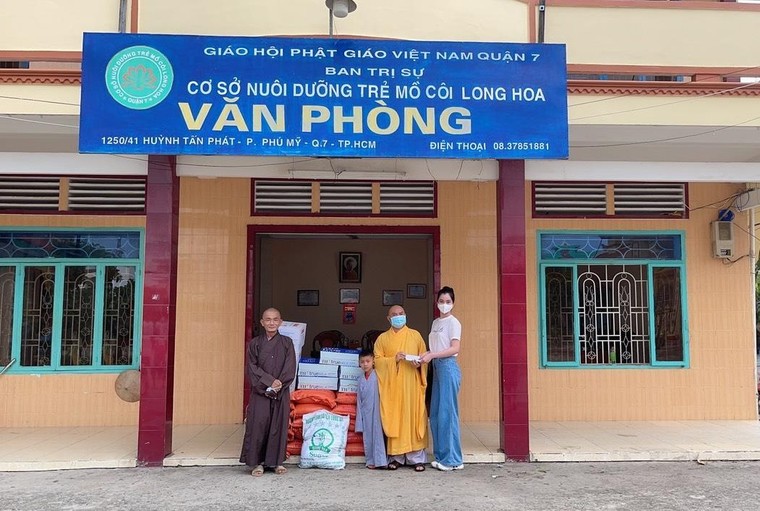 Người đẹp Cẩm Đan giản dị thiện nguyện ảnh 3