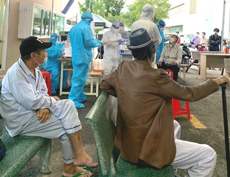 Đồng Nai: Chi phí xét nghiệm Covid-19 để chạy thận “đội” tiền viện phí ảnh 1