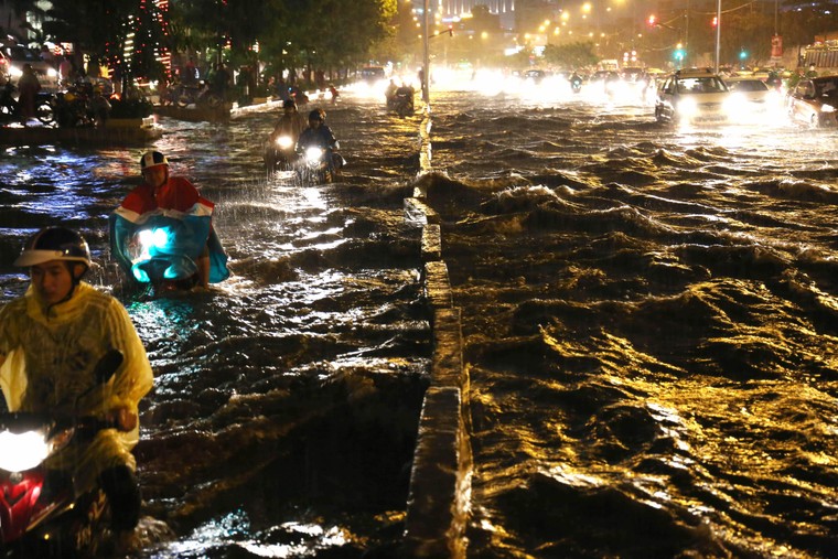 Những dự án chống ngập “hoá vàng” ngân sách tại TP.HCM ảnh 1