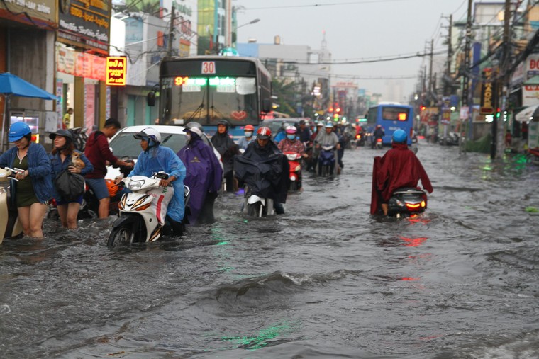 Những dự án chống ngập “hoá vàng” ngân sách tại TP.HCM ảnh 2