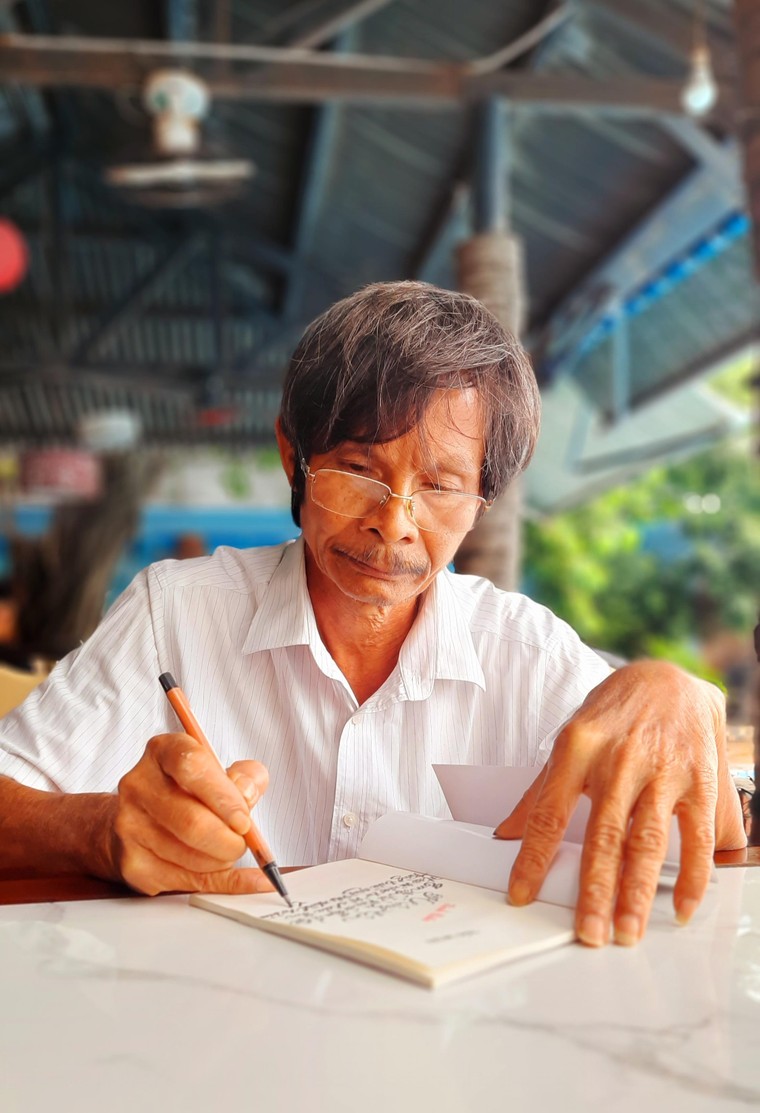 Thầy ơi, đêm cũng là ngày! ảnh 1