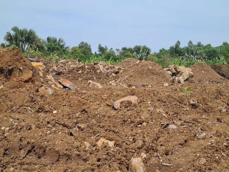 Đồng Nai: Nạn khai thác đá trái phép lại tái diễn ngày đêm ở huyện Trảng Bom ảnh 1