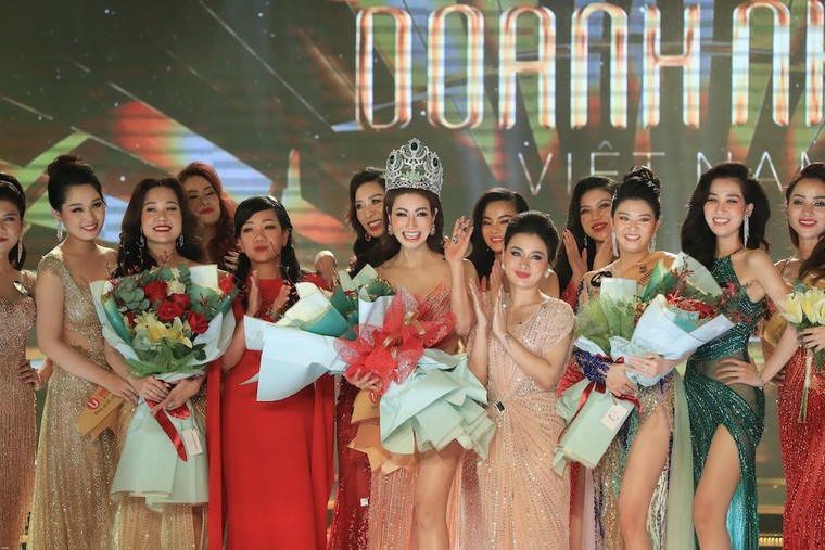 Doanh nhân Đào Ái Nhi đăng quang Hoa hậu Doanh nhân Việt Nam 2021 ảnh 2