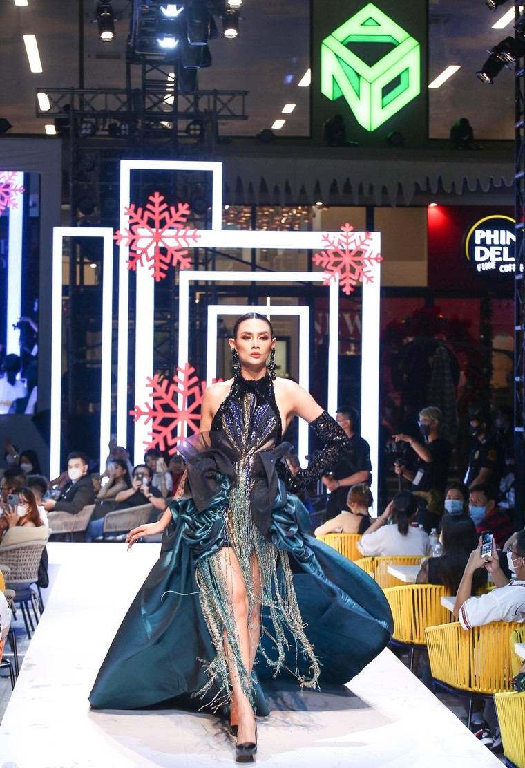 Thăng hoa cảm xúc Lễ hội thời trang quốc tế Việt Nam 2021 ảnh 2