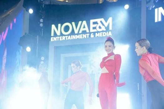 Những thành công của chuỗi sự kiện đón Giáng sinh và năm mới tại Novaland Gallery ảnh 6
