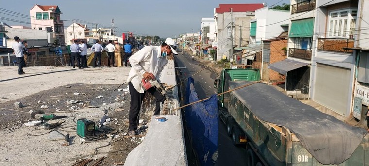Đồng Nai: Lãnh đạo tỉnh đốc thúc tiến độ thông xe cầu vượt Dầu Giây ảnh 1