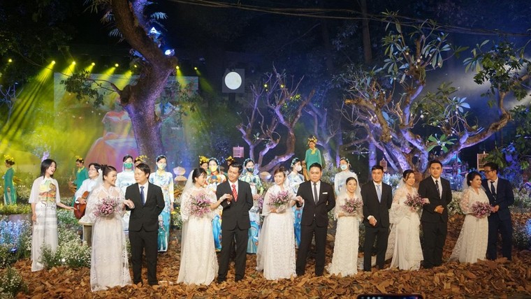 Những hình ảnh lãng mạn trong đám cưới đặc biệt của các y bác sĩ tại TP.HCM ảnh 7