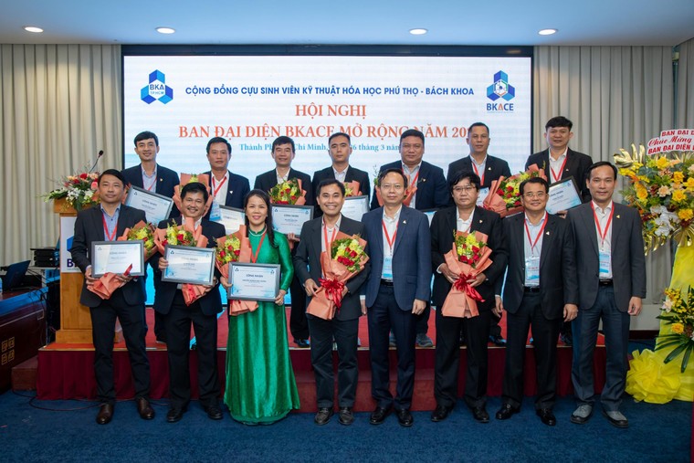 Cựu sinh viên trợ giúp sinh viên vay vốn học tập và start-up ảnh 1
