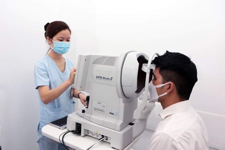 Bệnh viện FV triển khai điều trị tật khúc xạ mắt bằng công nghệ CLEAR ảnh 1