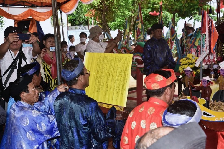 Lý Sơn mùa này - Bài 1: Bái vọng tiền nhân ảnh 1