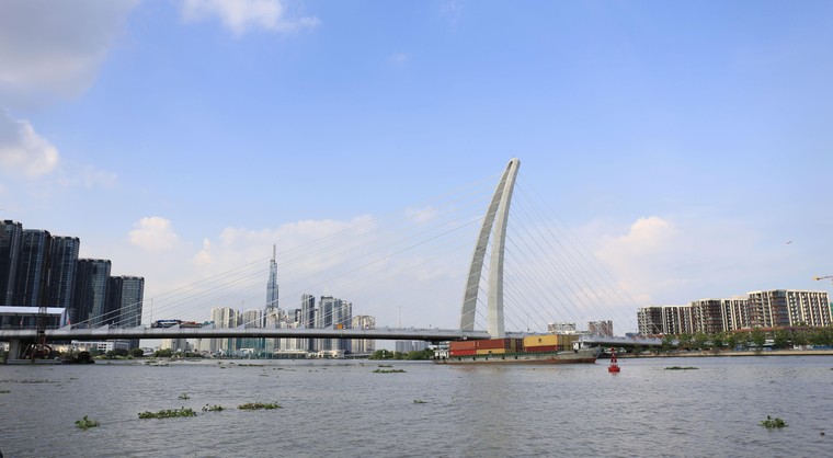 Từ 15 giờ ngày 28/4, người dân được lưu thông qua cầu Thủ Thiêm 2 ảnh 3