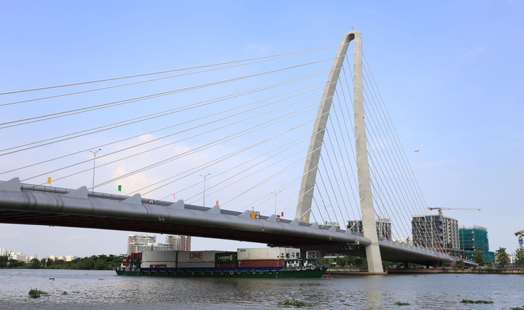 Từ 15 giờ ngày 28/4, người dân được lưu thông qua cầu Thủ Thiêm 2 ảnh 4