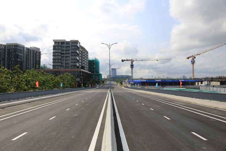 Từ 15 giờ ngày 28/4, người dân được lưu thông qua cầu Thủ Thiêm 2 ảnh 7