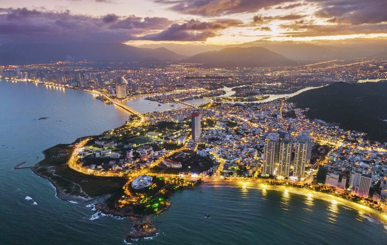 Bất động sản ven biển tăng nhiệt, Vịnh ngọc Nha Trang thu hút đầu tư ảnh 1