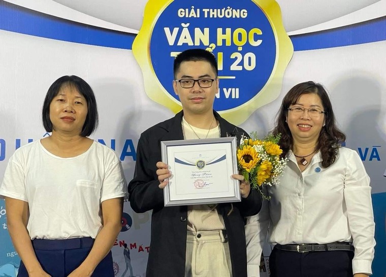 Văn học Tuổi 20 lần 7 không có giải nhất ảnh 3