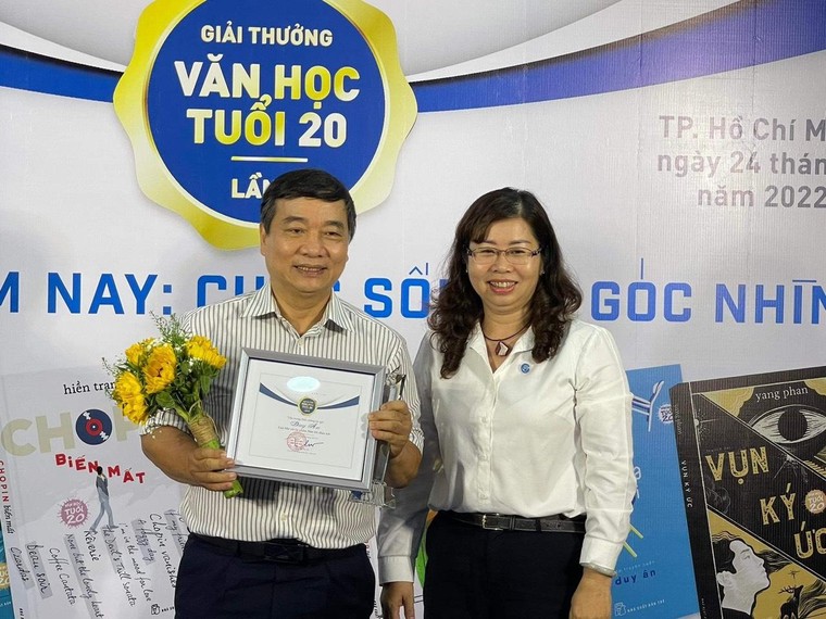 Văn học Tuổi 20 lần 7 không có giải nhất ảnh 2