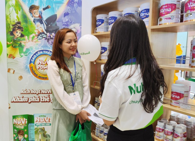 Từng khách hàng đón nhận giải pháp dinh dưỡng từ ngôi nhà Dinh dưỡng Nutifood ảnh 4