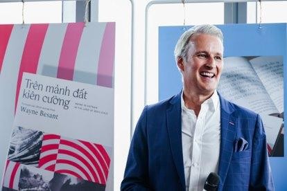 Ra mắt tự truyện “Trên mảnh đất kiên cường” ảnh 1