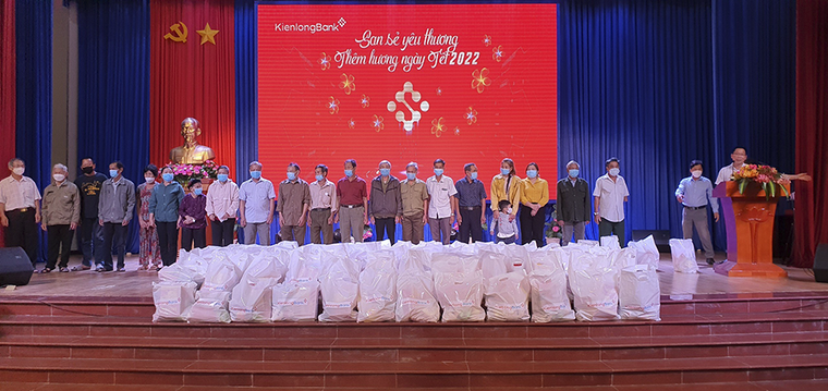 KienlongBank hỗ trợ vùng sâu, vùng xa các hoạt động giáo dục và tác vụ ngân hàng, dịch vụ công ảnh 5