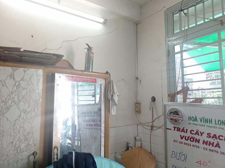 TPHCM: Cán bộ ở đâu khi người dân sống trong những căn nhà chờ sập? ảnh 2