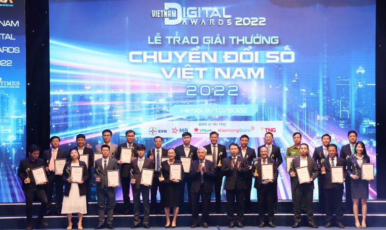 EVN vinh dự nhận Giải thưởng doanh nghiệp chuyển đổi số xuất sắc Việt Nam năm 2022 ảnh 1
