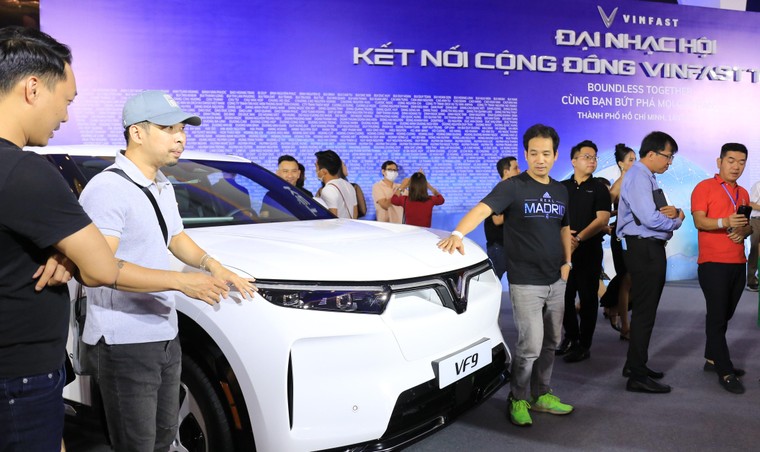 Cộng đồng Vinfast toàn cầu “bùng nổ” cảm xúc trong đêm kết nối ở TP.HCM ảnh 3