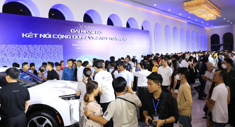 Cộng đồng Vinfast toàn cầu “bùng nổ” cảm xúc trong đêm kết nối ở TP.HCM ảnh 1
