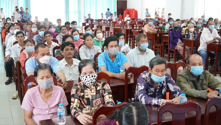 NovaGroup trao tặng kinh phí xây dựng 114 căn nhà Đại đoàn kết tỉnh Vĩnh Long ảnh 2