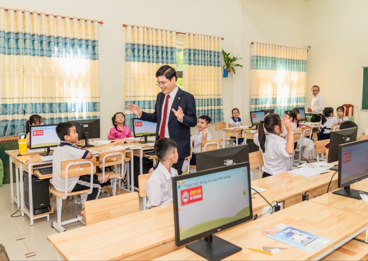 NovaGroup – cùng người trẻ vẽ tương lai ảnh 4