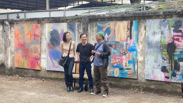 Họa sĩ Bùi Quang Viễn tiếp tục vẽ sau sự cố suýt bị tiêu hủy tranh ảnh 1