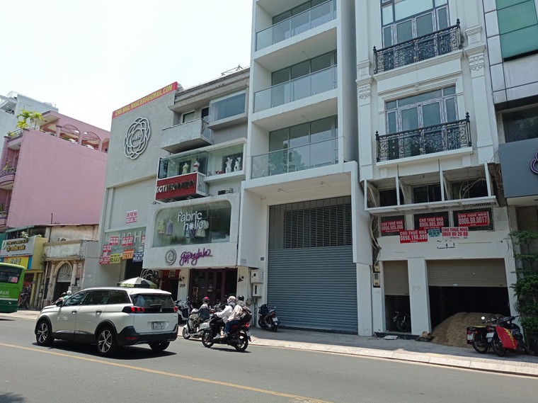 Chùm ảnh: Đìu hiu nhà mặt phố cho thuê ở quận trung tâm ảnh 1