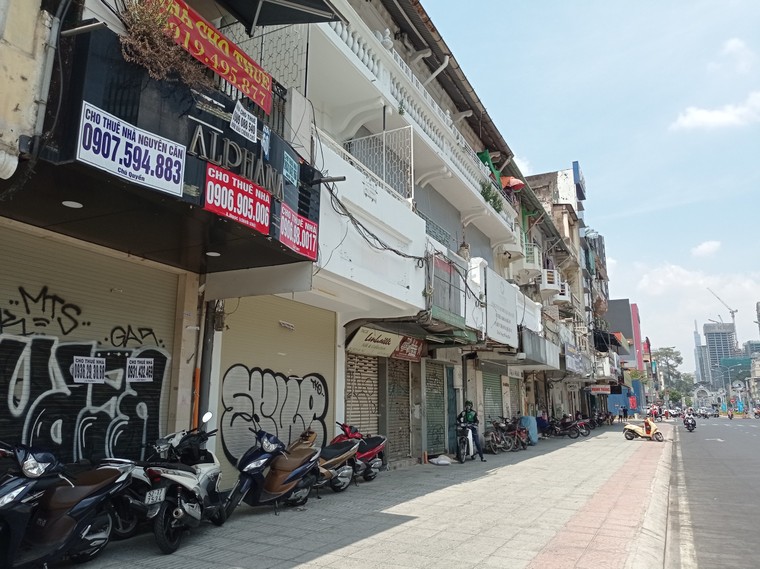Chùm ảnh: Đìu hiu nhà mặt phố cho thuê ở quận trung tâm ảnh 11