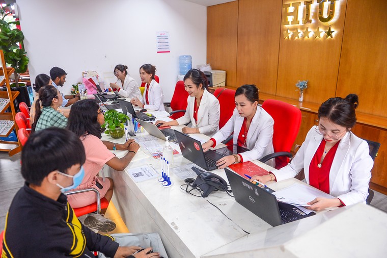  Trường đại học Quốc tế Hồng Bàng giảm học phí để hỗ trợ tân sinh viên ảnh 1