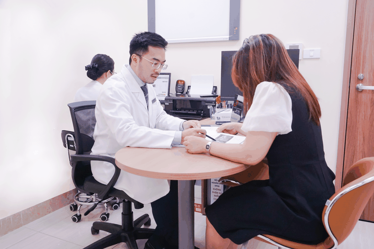 Công nghệ hiện đại giúp phụ nữ suy buồng trứng sớm vẫn sinh con khoẻ mạnh ảnh 1