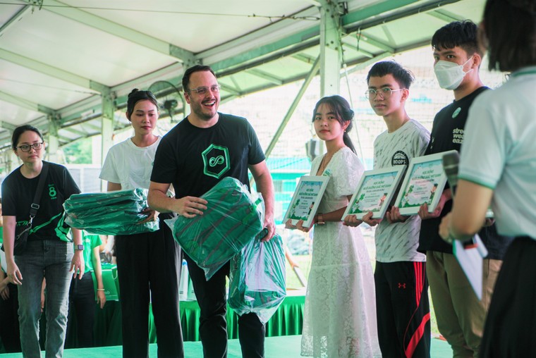 Màu xanh Grab phủ kín SVĐ Hoa Lư tại Ngày hội gia đình dành cho đối tác nhân ngày Quốc tế Thiếu nhi ảnh 6