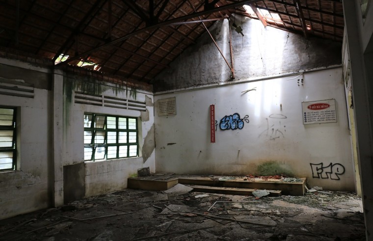 TP.HCM: Nhiều nơi thiếu lớp, ngôi trường 20 tỷ đồng bỏ hoang suốt 15 năm ảnh 3