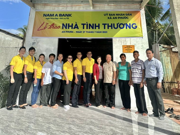 Nam A Bank triển khai nhiều hoạt động nhân kỷ niệm ngày Thương binh- Liệt sĩ ảnh 1