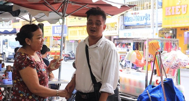 Nhờ nguồn giác mạc nhập khẩu, ‘bản sao Mr Đàm’ sáng mắt sau hơn 30 năm ảnh 2