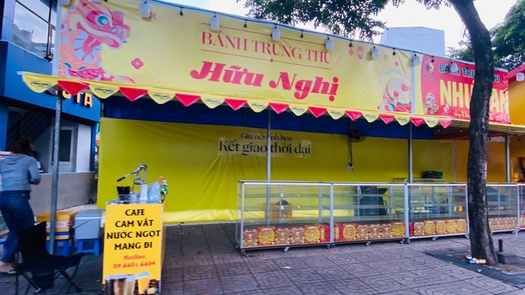 TP.HCM: Sức mua giảm, tiệm bánh trung thu dịch chuyển ra vùng ven ảnh 1