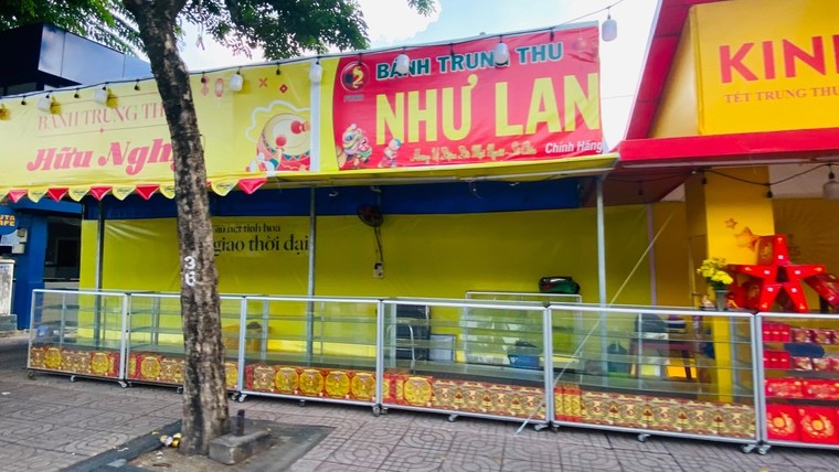 TP.HCM: Sức mua giảm, tiệm bánh trung thu dịch chuyển ra vùng ven ảnh 2