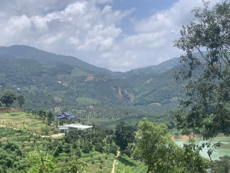 Bình Thuận: Phá rừng, xây dựng trái phép tràn lan tại xã Đa Mi ảnh 1