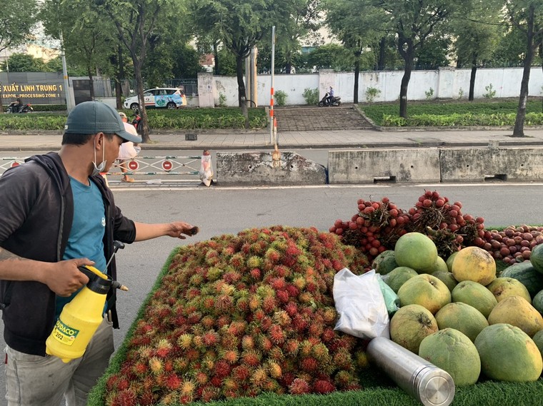 Công nhân trong vòng xoáy suy thoái ảnh 3