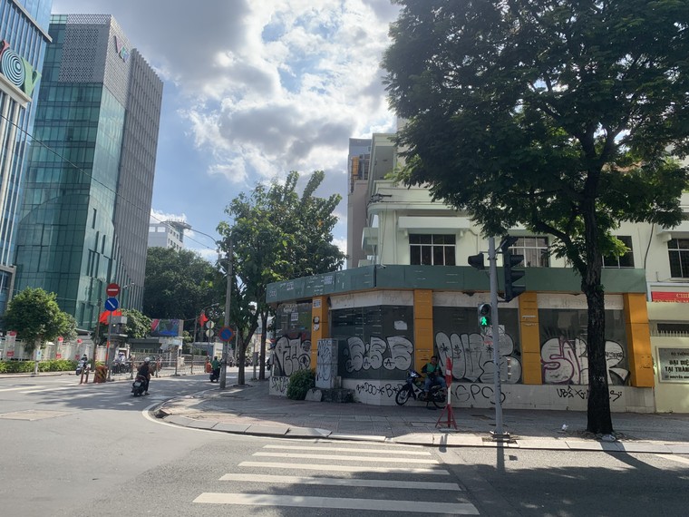 Mặt bằng trung tâm TP.HCM ế ẩm, vắng bóng khách thuê ảnh 1
