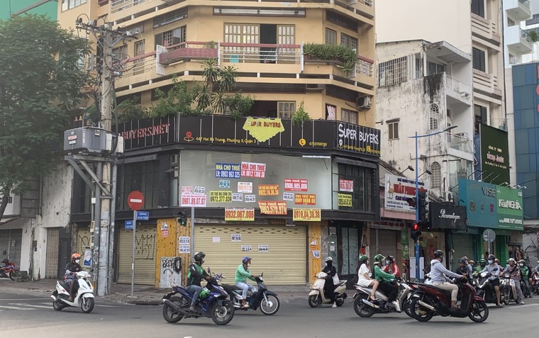 Mặt bằng trung tâm TP.HCM ế ẩm, vắng bóng khách thuê ảnh 8