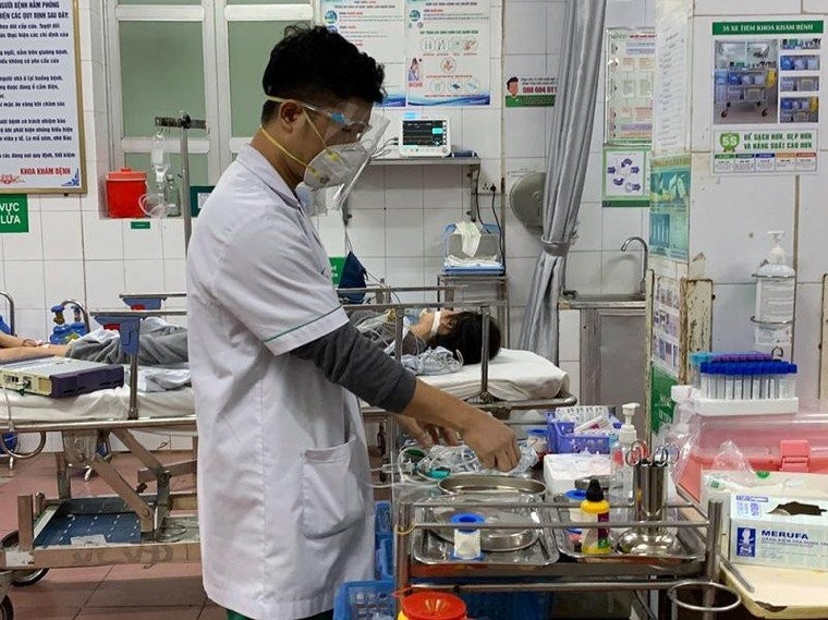 “Đội giá” trong đấu thầu ở Bệnh viện công - Bài 2: Bất thường ở nhiều bệnh viện tại TP.HCM ảnh 1