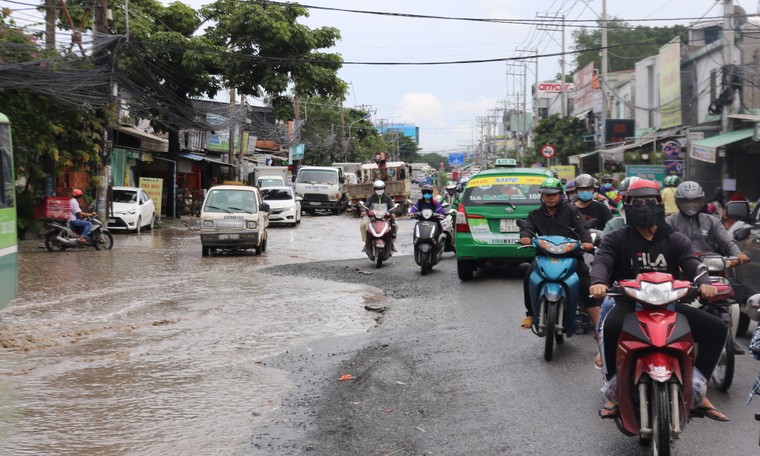 TP.HCM: Dang dở những tuyến đường nghìn tỷ ảnh 1